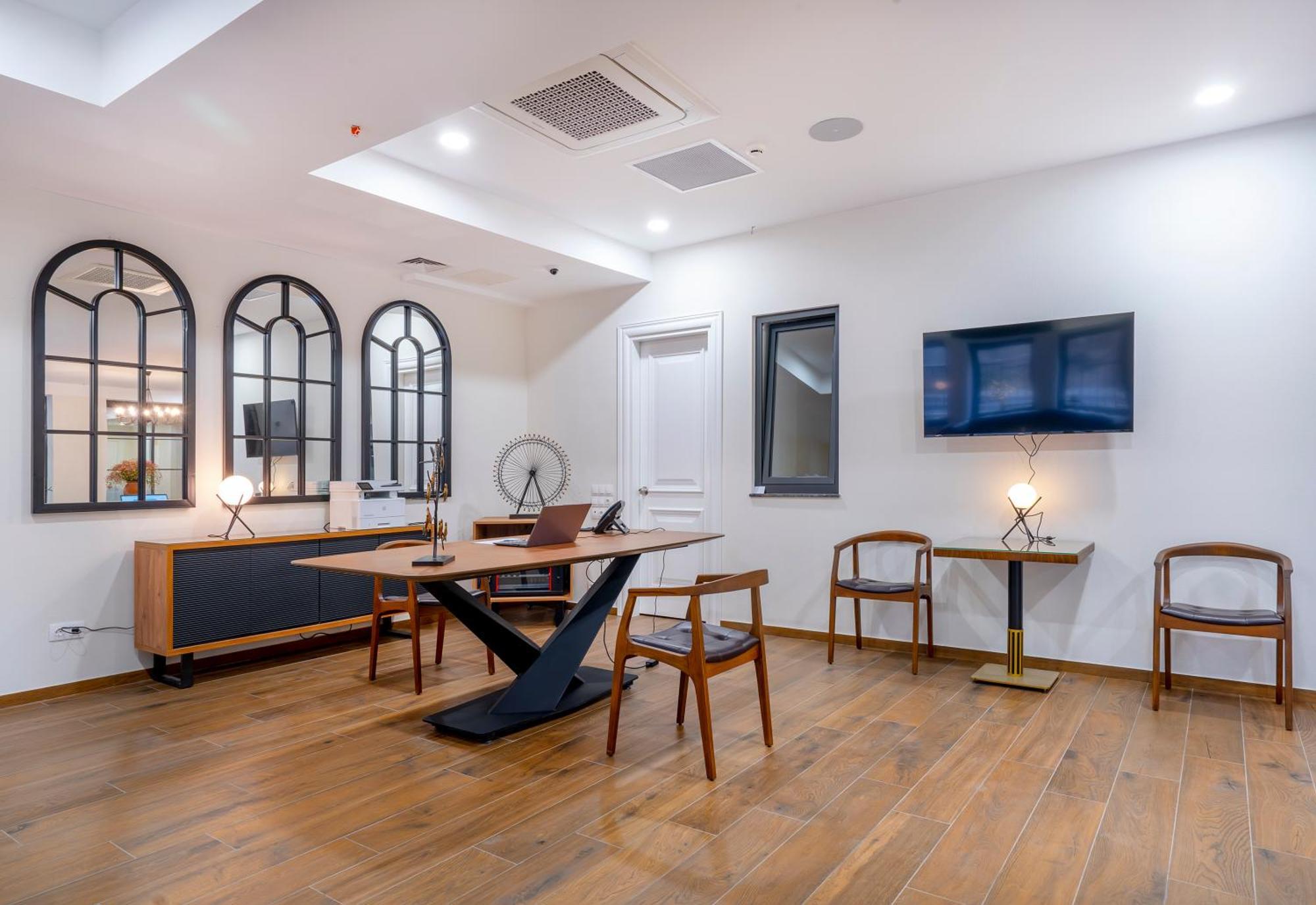 Iris Hotel Тбілісі Екстер'єр фото
